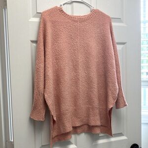 Wonderly lightweight long sweater. Peach, coral. M. Gently used.
